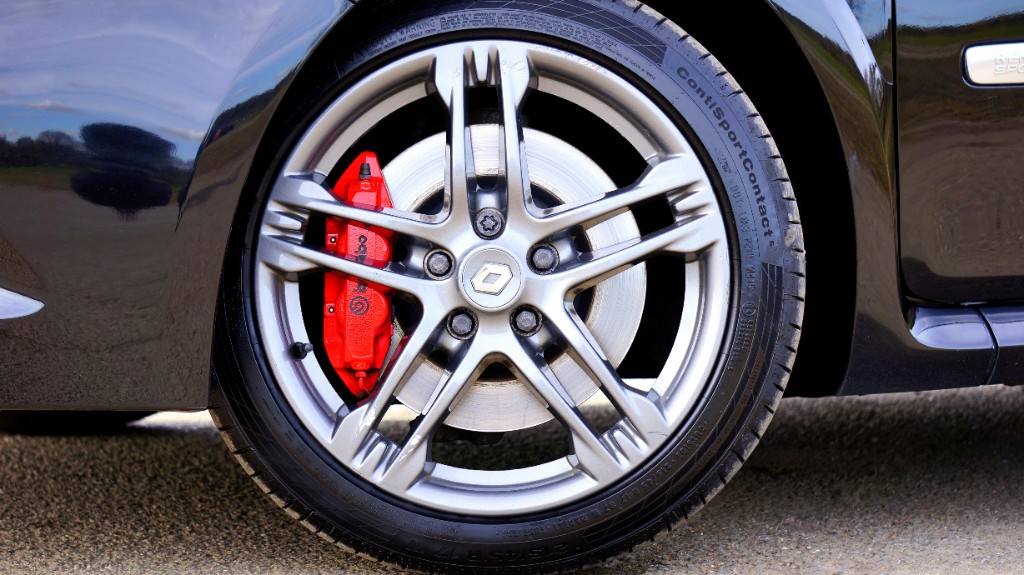 Premium alloy wheel with Brembo brake detail
